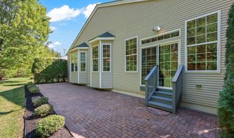 28 Pond View Cir, Barnegat, NJ 08005