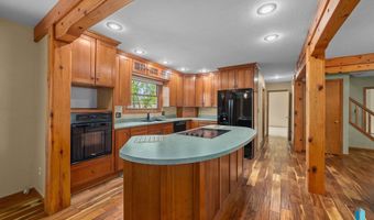 538 17th Ave S, Brookings, SD 57006
