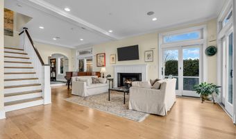 42 Bayside Dr, Atlantic Highlands, NJ 07716