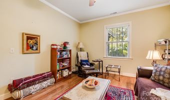 28 Trafalgar Cir, Asheville, NC 28805