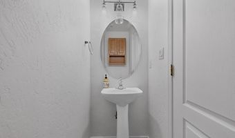 2104 San Venito Rd NW, Albuquerque, NM 87104