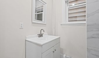 31 Bertha St, Albany, NY 12209