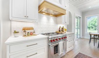 1801 Golfview Dr, Auburn, IN 46706