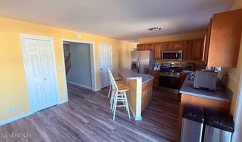 6 Spring St, Beachwood, NJ 08722