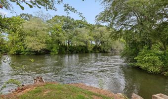 1020 Thomas Rd, Benton, TN 37307