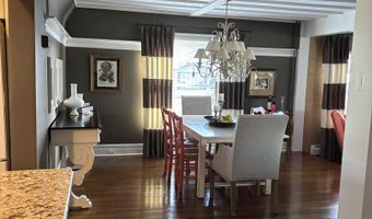 206 Edgewater Dr, Algonac, MI 48001