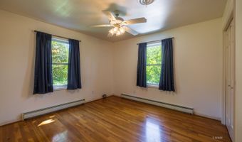 49 Canterbury Dr, Athens, OH 45701
