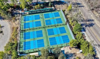 8925 Circle R View Ln, Escondido, CA 92026