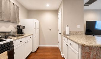 71 Compton St, Belford, NJ 07718