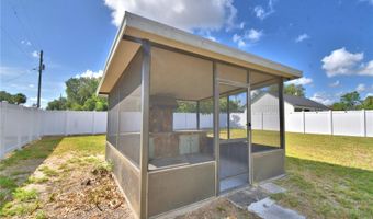 208 CENTER St, Auburndale, FL 33823