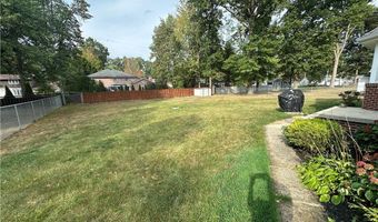 707 Greenlawn Dr, Amherst, OH 44001