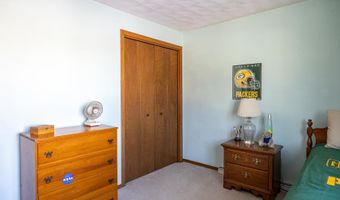 3200 S HUCKLEBERRY Ln, Appleton, WI 54915