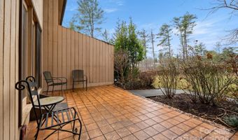 103 Pebble Creek Dr, Asheville, NC 28803