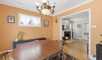 11 Freeman Rd, Albany, NY 12208