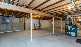 4 Scenery Ln, Johnston, RI 02919