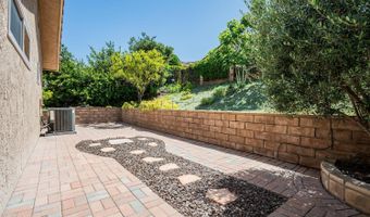 1148 Belleza St, Camarillo, CA 93012