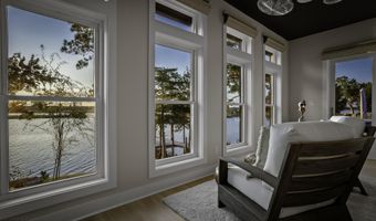 927 N Shore Dr, Biloxi, MS 39532