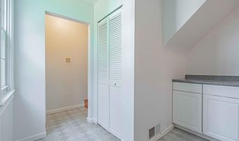 4165 E Texas Rd, Allentown, PA 18103