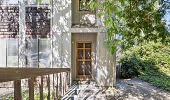 349 Ravenwood Pl, Ashland, OR 97520