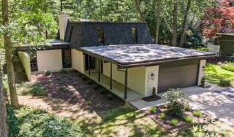 7496 Leyton Dr SE, Ada, MI 49301