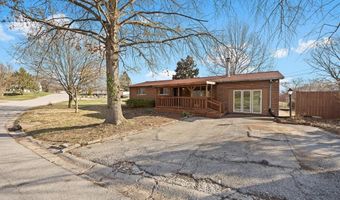 4821 Wick Mor Dr, Alton, IL 62002