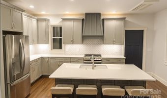 565 School Rd, Asheville, NC 28803