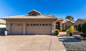 5733 S AMBERWOOD Dr, Chandler, AZ 85248