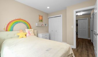 1316 W MEADE Ln, Arlington Heights, IL 60004