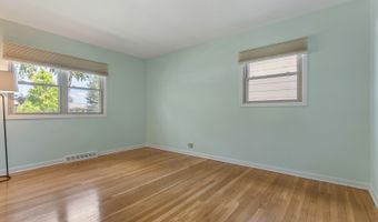 874 S Wisconsin Ave, Addison, IL 60101