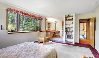 8210 Sundi Dr, Anchorage, AK 99502