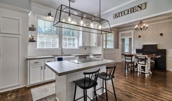322 Saluda Ave, Batesburg, SC 29006