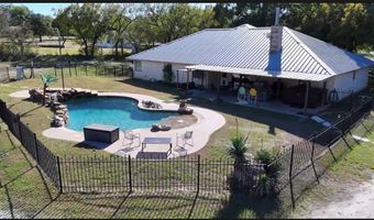 409 S Hubbard St, Alvord, TX 76225