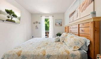 87477 Jean Dr, Bandon, OR 97411
