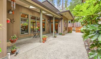 611 Forest St, Ashland, OR 97520