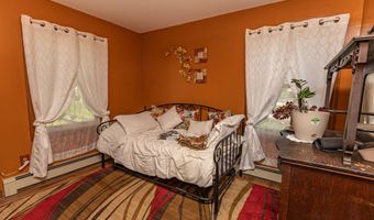 206 Fairview Ave, Auburn, ME 04210