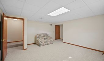 209 Greenbriar Ln, Dalton, OH 44618