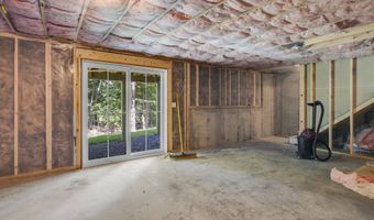 52 Woodbrey Ln, Standish, ME 04084