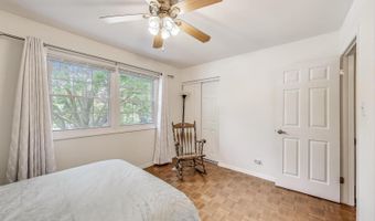 206 W Hintz Rd, Arlington Heights, IL 60004