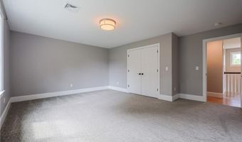 2 Bluemead Farm Ln, Barrington, RI 02806