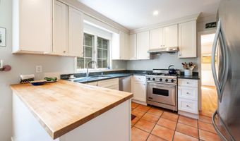 7 S Ridge Rd, Brookfield, CT 06804