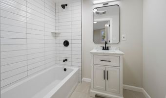 50 14th St, Bangor, ME 04401