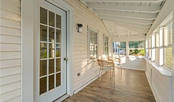 280 Long St, Warwick, RI 02886
