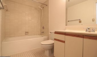 1805 CRYSTAL Dr 204S, Arlington, VA 22202