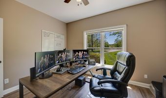5120 Country Hills Dr, Aurora, IN 47001