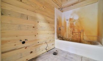 951 Swede Lake Trl SW, Backus, MN 56435
