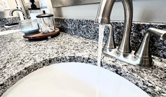 3709 Saguaro Dr, Carlsbad, NM 88220