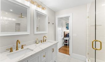 1144 Narragansett Blvd, Cranston, RI 02905