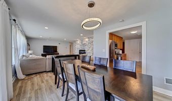 116 E Brittany Dr, Arlington Heights, IL 60004