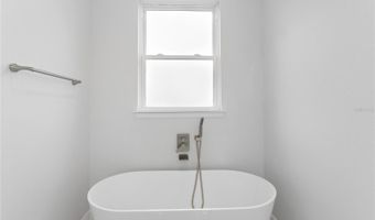 197 VALENCIA RIDGE Dr, Auburndale, FL 33823