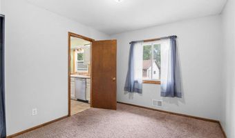 908 38th Ave, Anoka, MN 55303